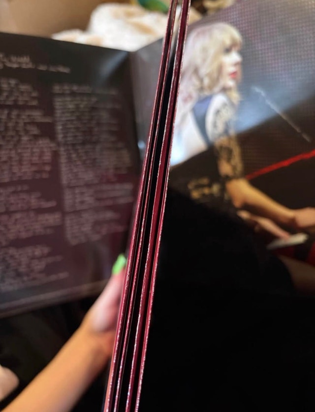 red Taylor’s version vinyl - photo 5