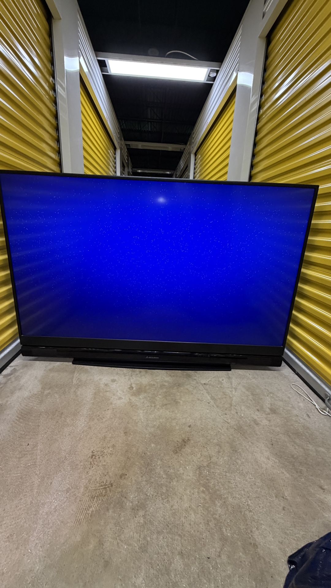 Mitsubishi 65” DLP Rear Projection TV WD-65738 Tested Works - photo 2