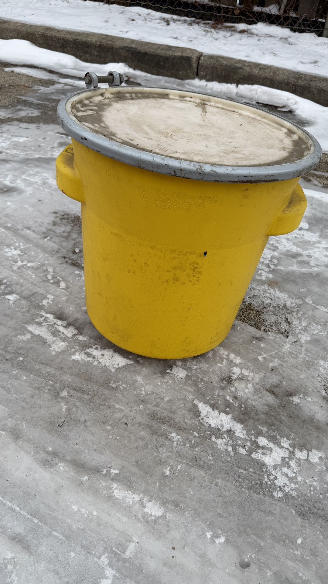 Heavy Duty Yellow Plastic Drum Barrel Open Top w/ Lid 55 Gallon - photo 2