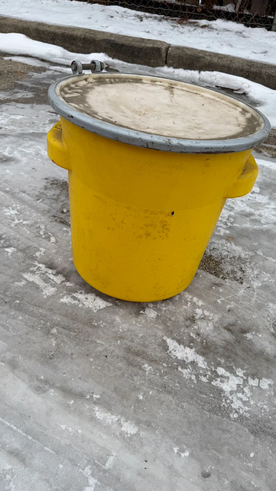 Heavy Duty Yellow Plastic Drum Barrel Open Top w/ Lid 55 Gallon - photo 2