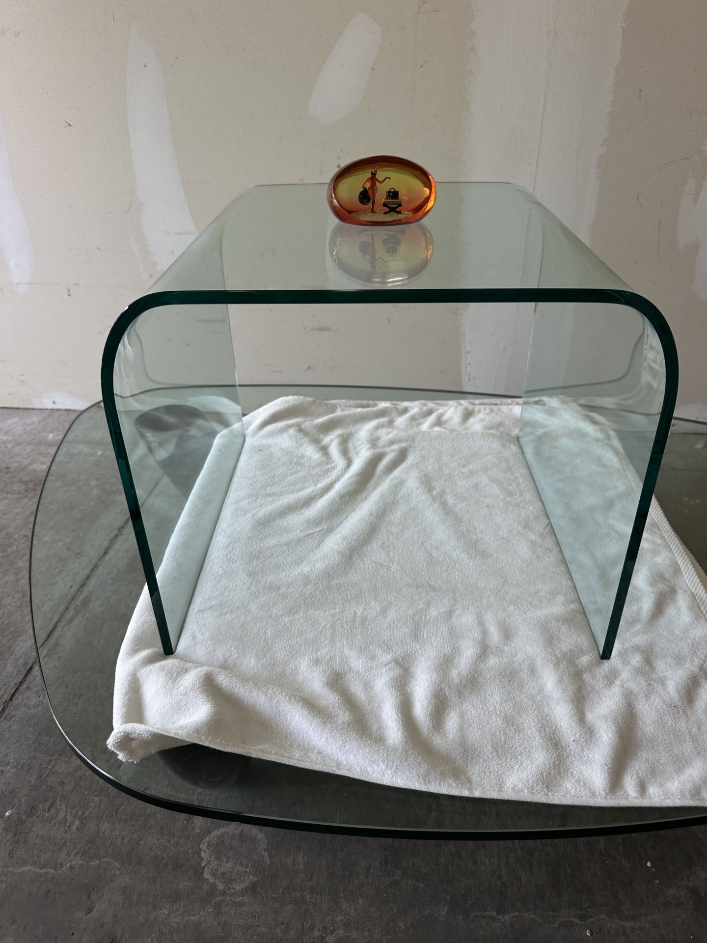 Modern Bent Glass Coffee Table – Thick Tempered Glass