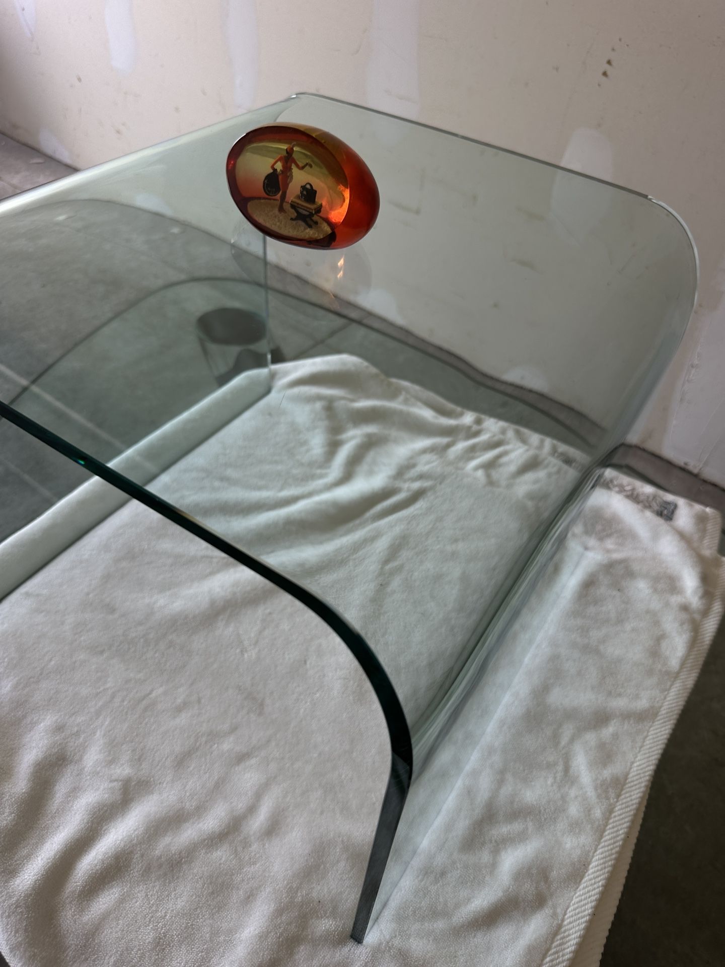 Modern Bent Glass Coffee Table – Thick Tempered Glass - photo 3