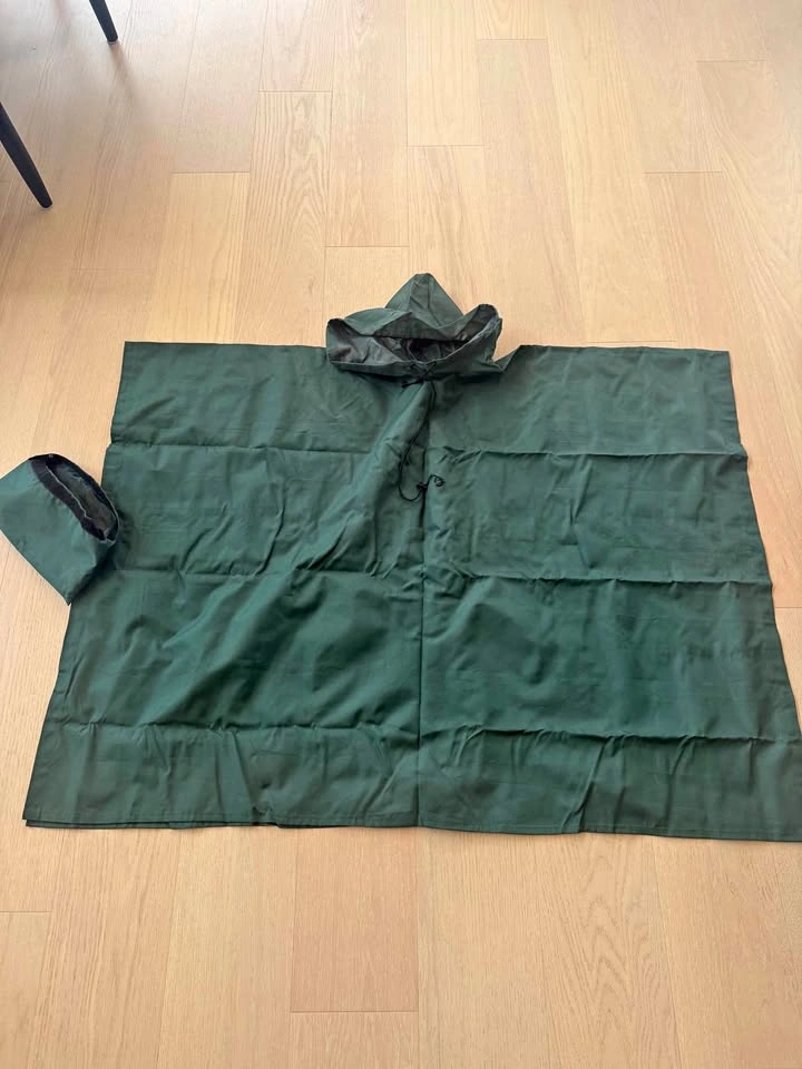 Unisex One size green rain poncho