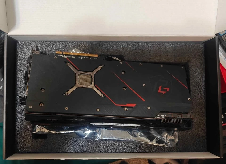 ASROCK 6800XT Phantom Gaming OC - photo 3