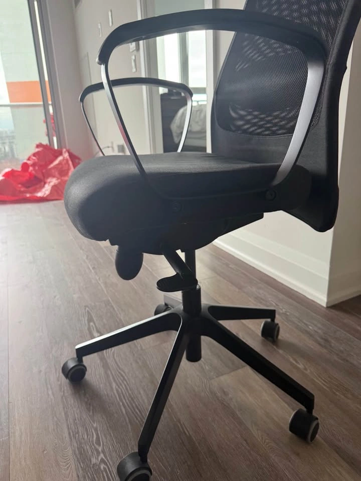 IKEA High-Back Mesh Office Chair – Great Condition - photo 3