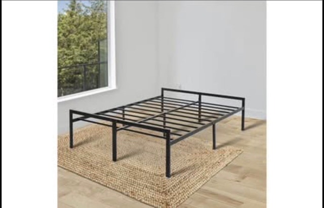 Queen Size Metal Bed Frame - Good Condition - photo 2