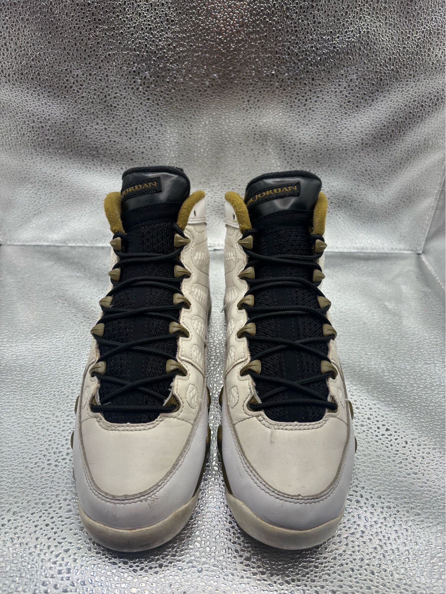 Air Jordan 9 statue GS - photo 2