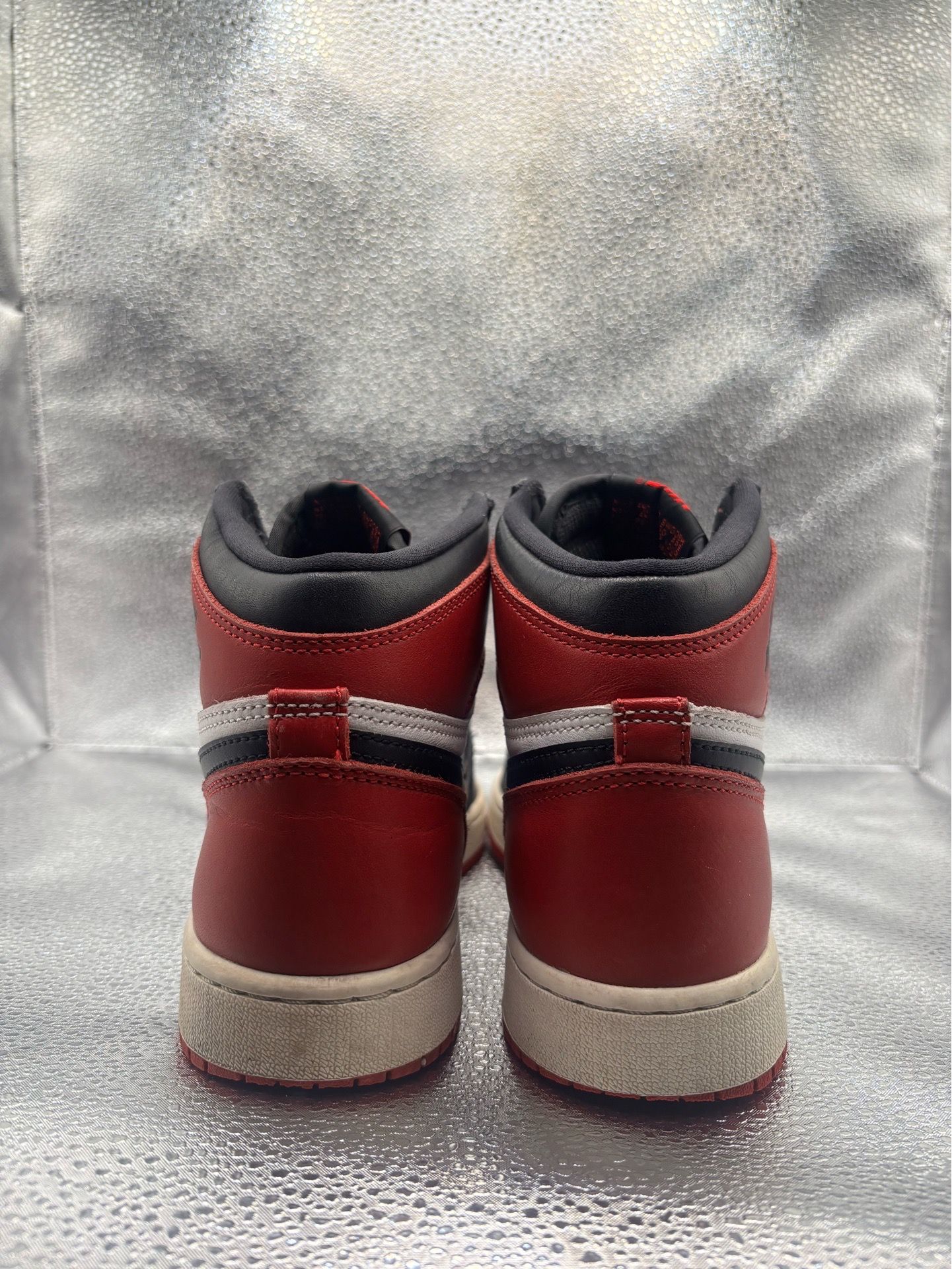 Air Jordan 1 High Black Toe Reimagined GS - photo 4
