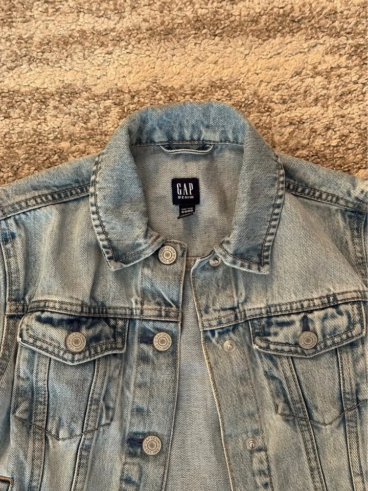Gap Kids Denim Jacket - EUC - photo 4