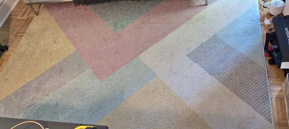 Colourful area rug - approx 5' x 7.5' thumbnail