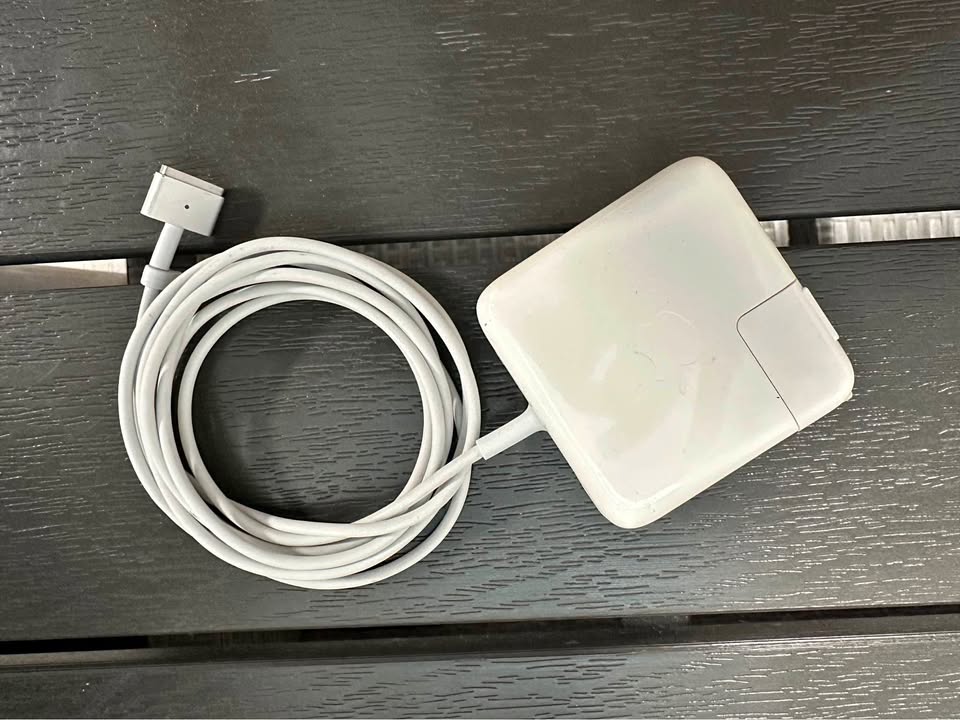 Apple 85W MagSafe 2 Power Adapter