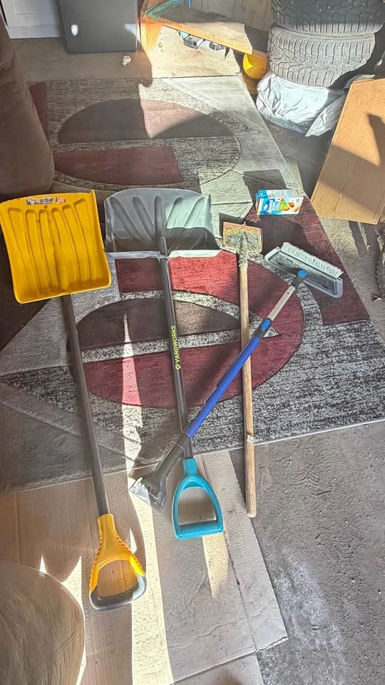 Winter Tools Bundle – Great Condition!