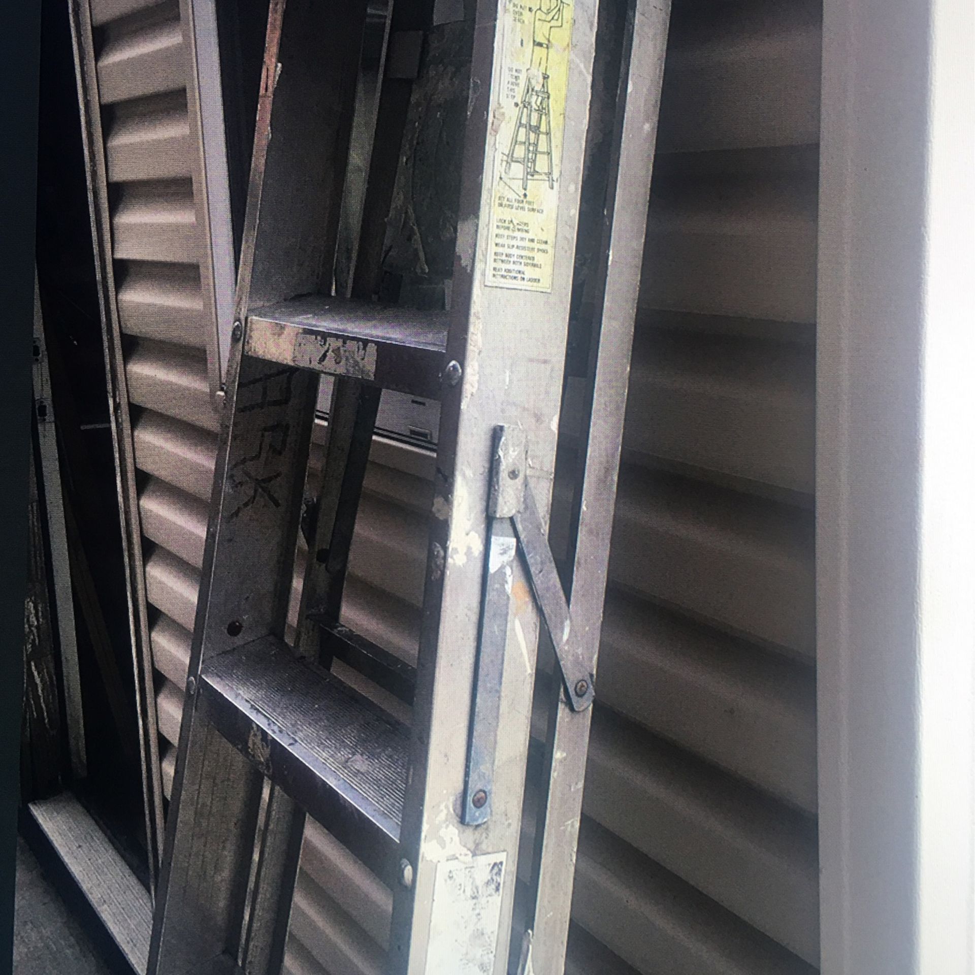 Werner 6 foot Aluminum Step Ladder - photo 2