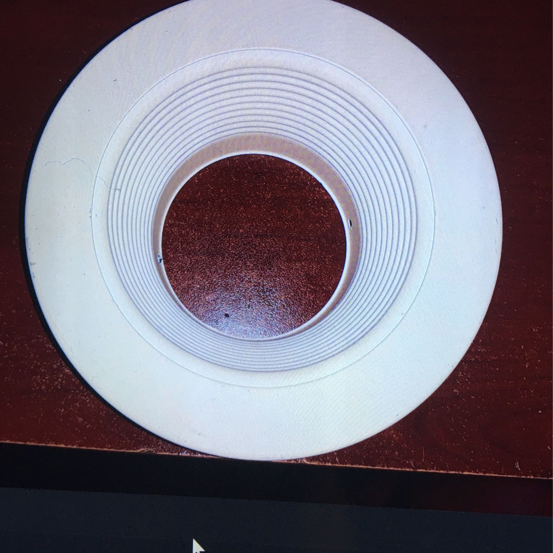 Light fixture cap