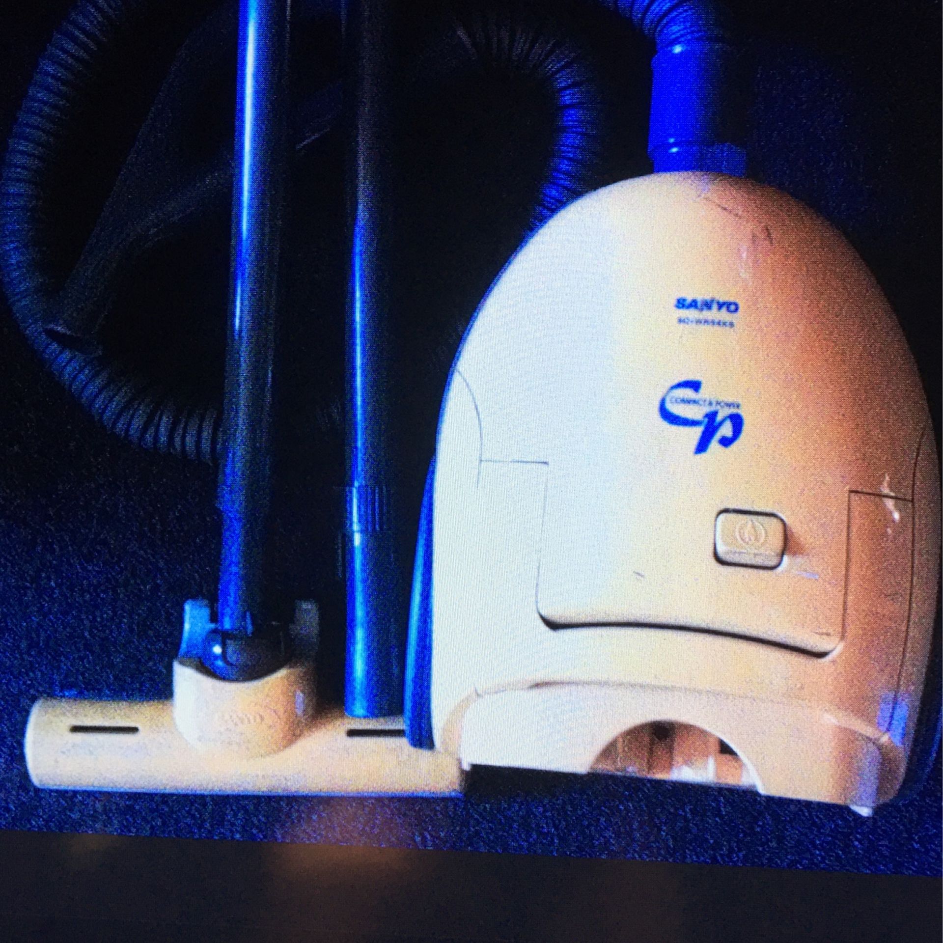 Sanyo canister vacuum - photo 2
