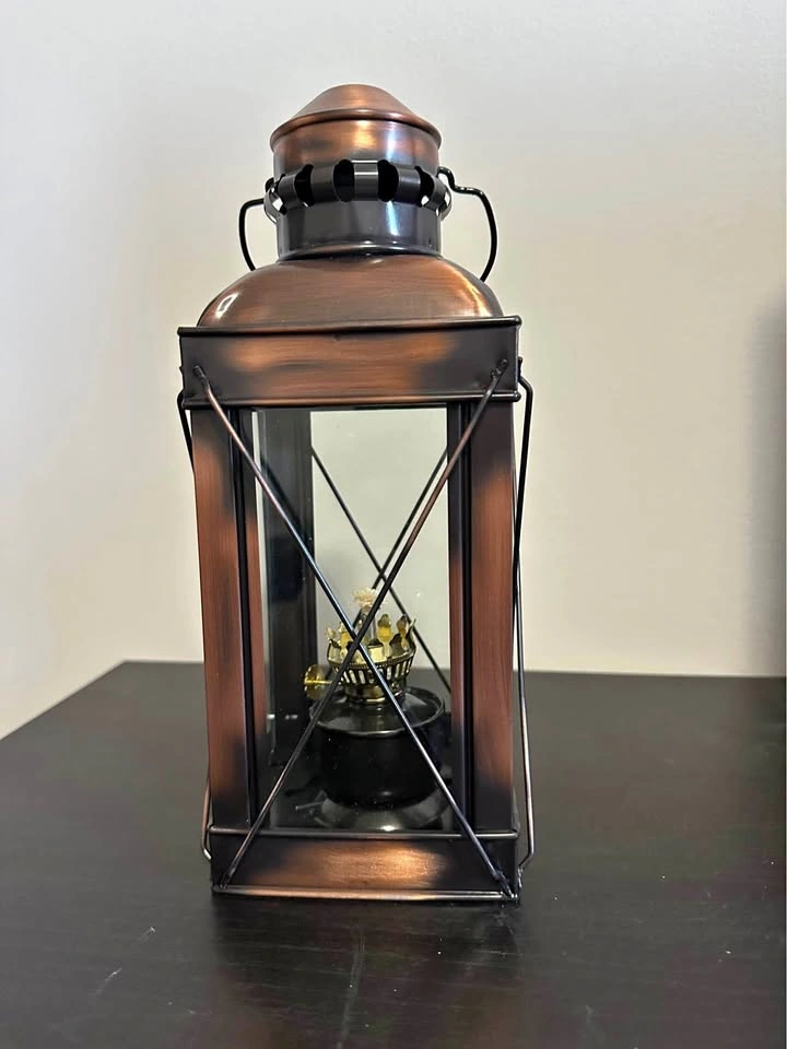 Oil Lamp Decor!