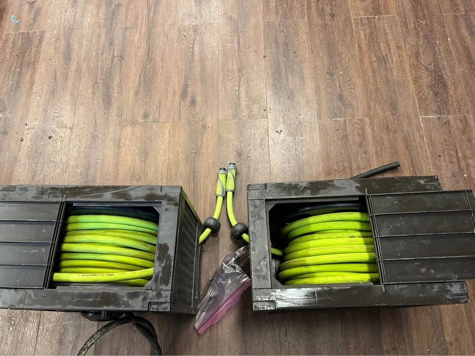 Suncast Auto Rewind Hose Reel + Flexzilla 100ft Hose - photo 2