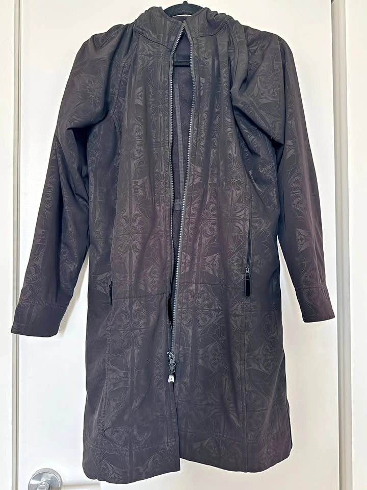 Lululemon black jacket - S