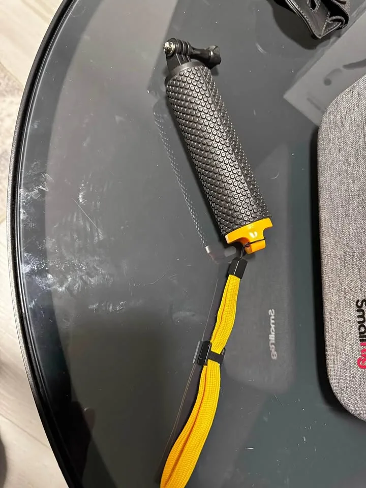 Wealpe Floating Hand Grip Waterproof Handle for a Camera thumbnail