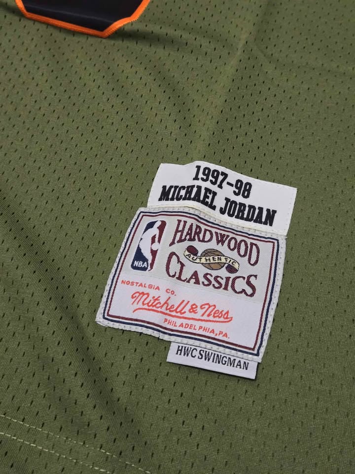 #23 MICHAEL JORDAN RETRO JERSEY - photo 4