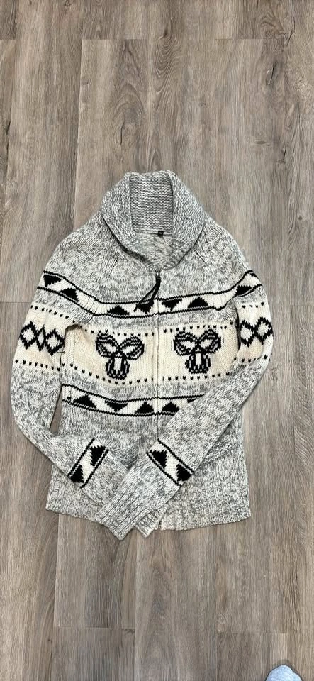 100% Wool TNA Sweater XS