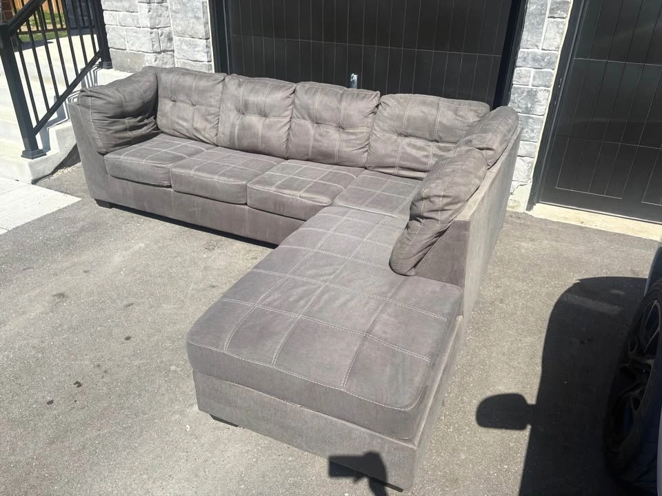 Large Grey Sectional Sofa with Chaise - Free Delivery - photo 2