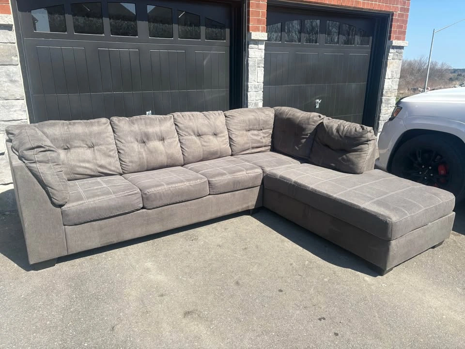 Large Grey Sectional Sofa with Chaise - Free Delivery - photo 3