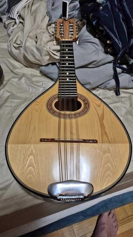 10 String Peruvian Mandolin (Bandurra)