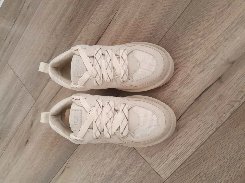 Brand new UGG Lo Lowmel - photo 2
