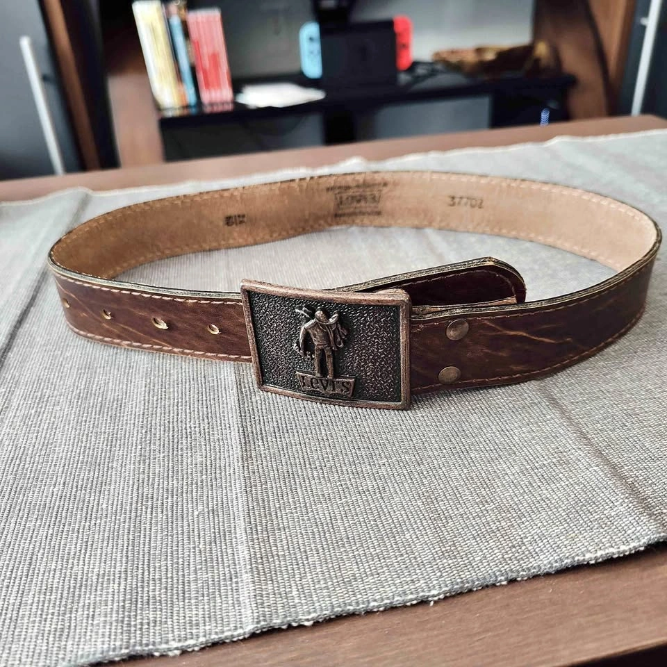 Vintage Levi's Saddleman Plaque Belt - Made in Canada - Genuine