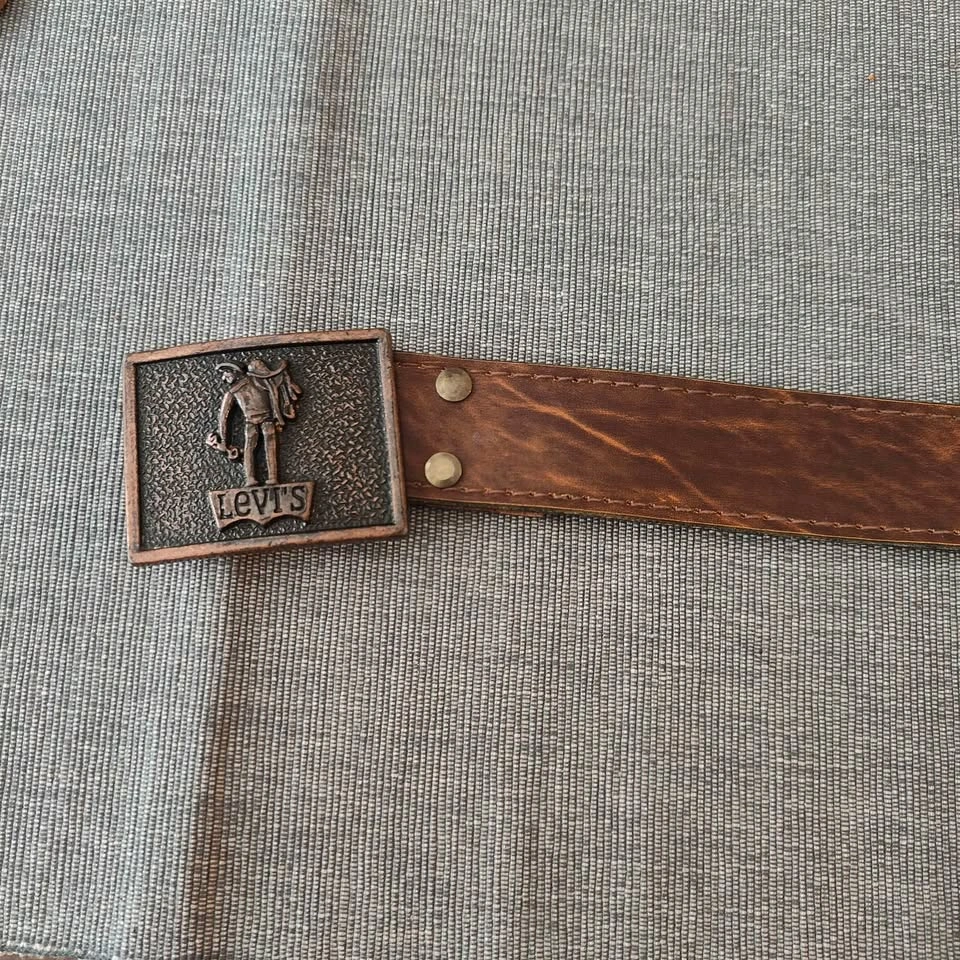 Vintage Levi's Saddleman Plaque Belt - Made in Canada - Genuine - photo 2