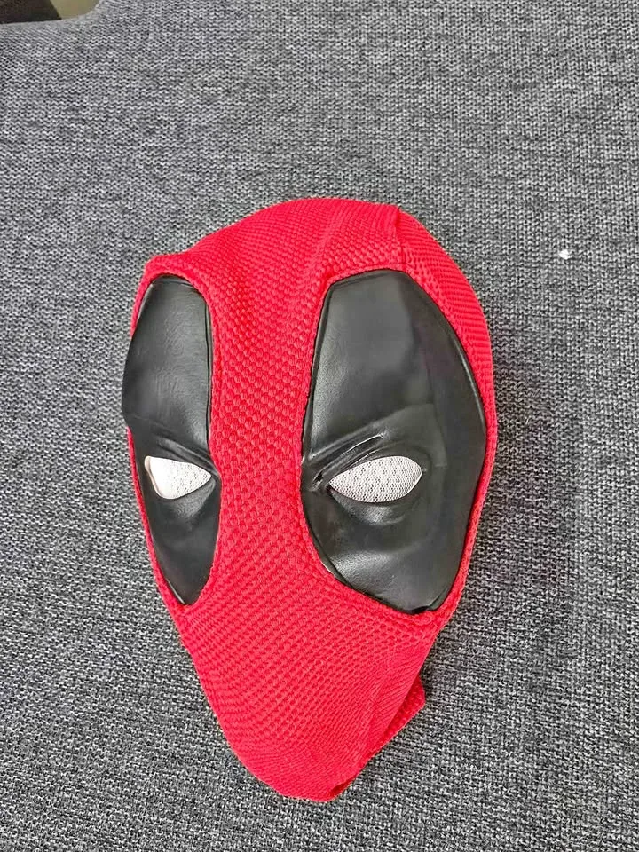 Deadpool Mask thumbnail