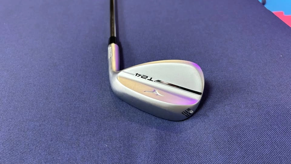 Mizuno T-24 52* Wedge - Dynamic Gold Shaft - Like New - photo 2