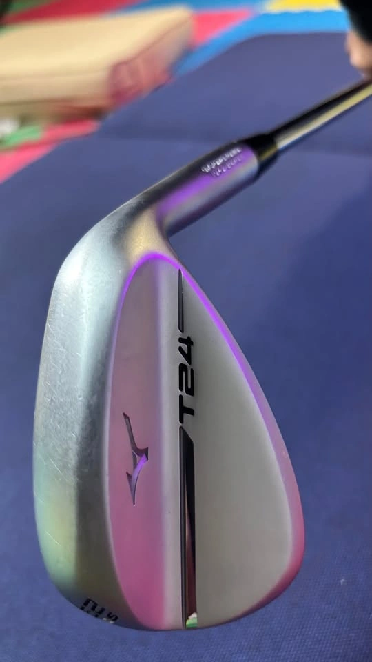 Mizuno T-24 52* Wedge - Dynamic Gold Shaft - Like New - photo 3