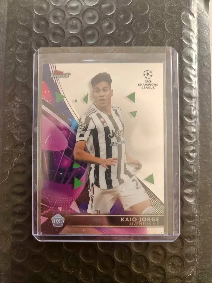 2021-22 Topps Finest UEFA – Kaio Jorge Rookie (Juventus) thumbnail
