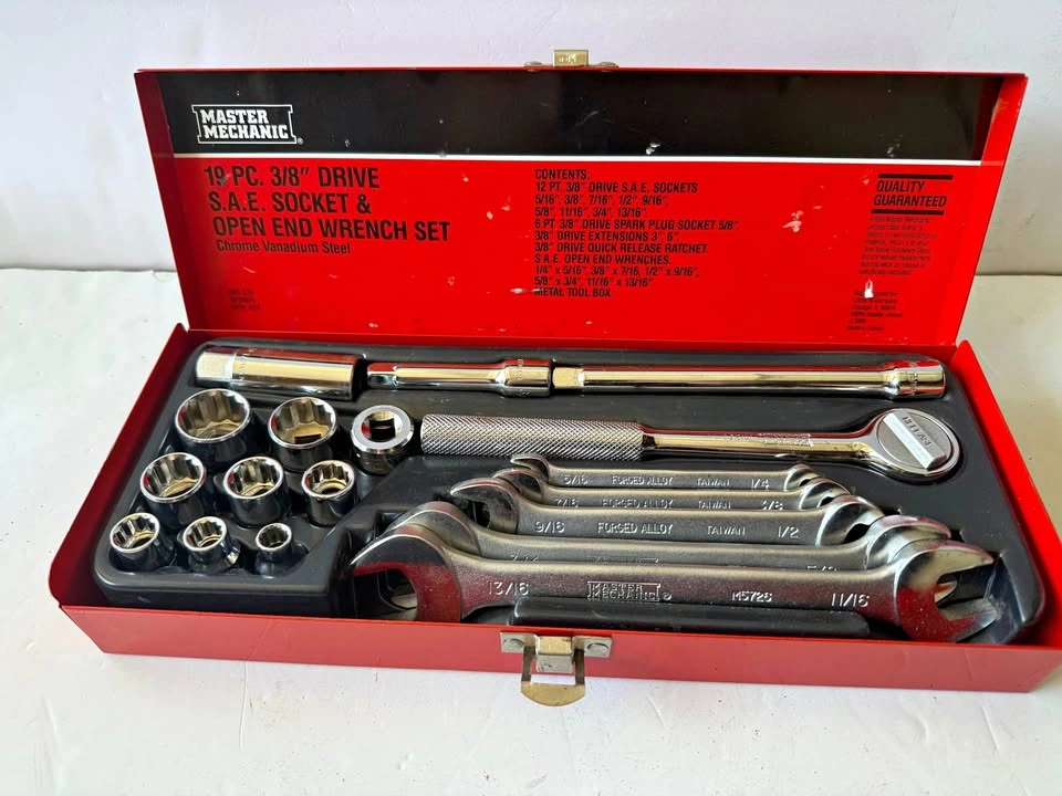 Master Mechanic 3/8 drive Tool set With Wrenches