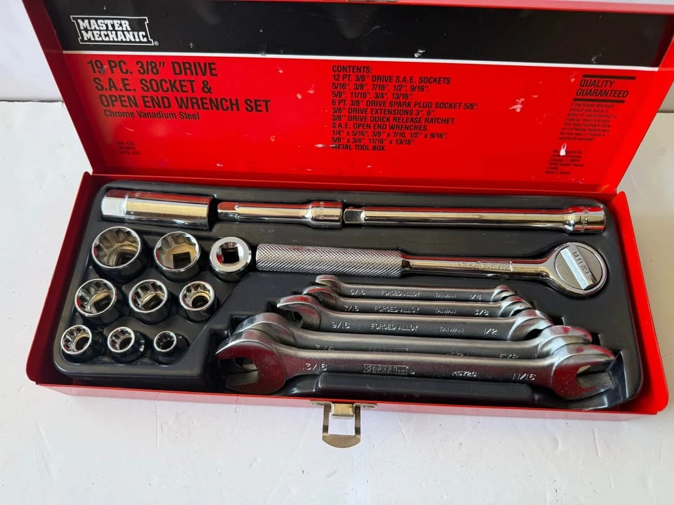 Master Mechanic 3/8 drive Tool set With Wrenches - photo 2