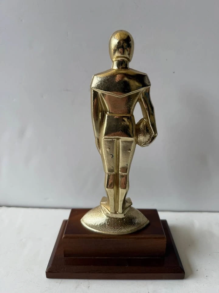 Vintage 1971 Punt Pass and Kick 1st Place Trophy - photo 3
