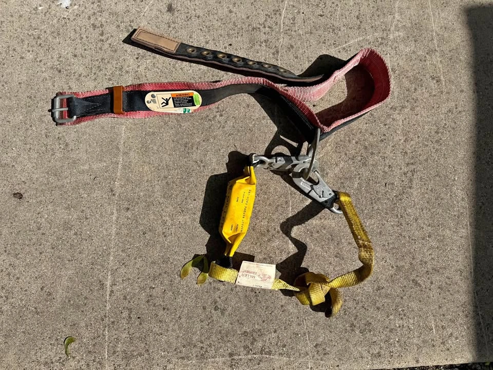Safety Belt With Soft Stop Lanyard