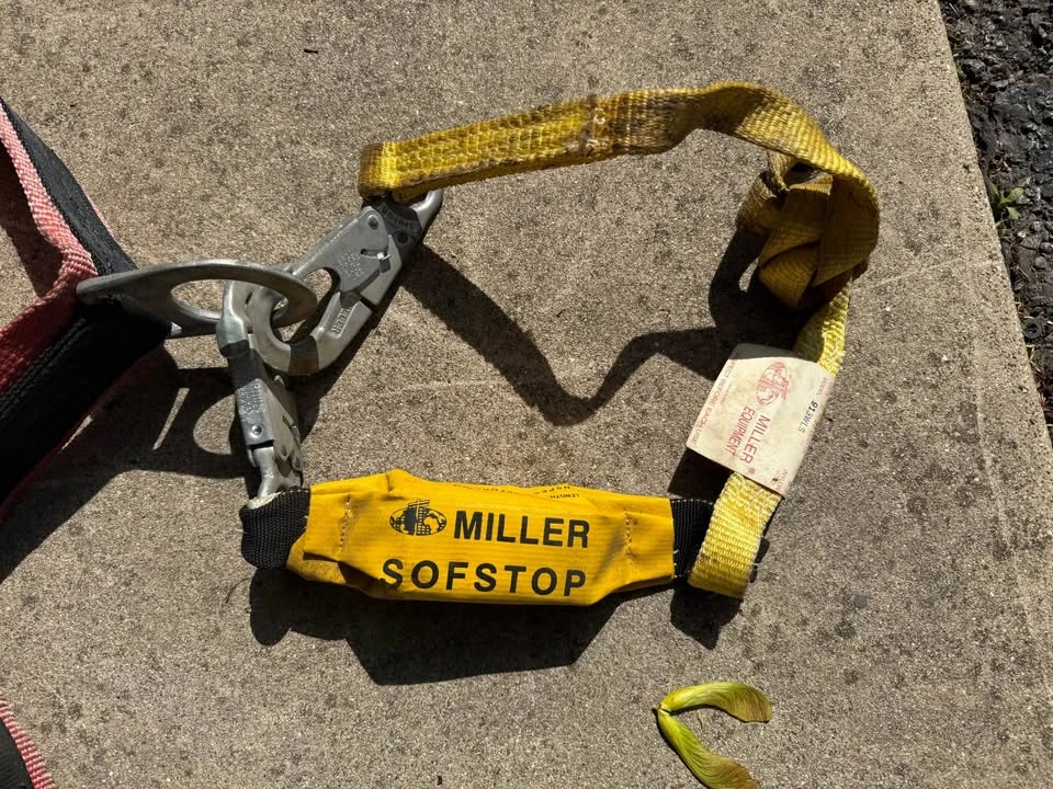 Safety Belt With Soft Stop Lanyard - photo 2