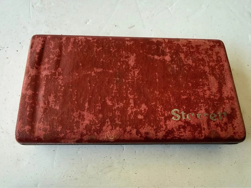 STARRETT .0001 LAST WORD DIAL INDICATOR NO 711-T1 w/ CASE - photo 4