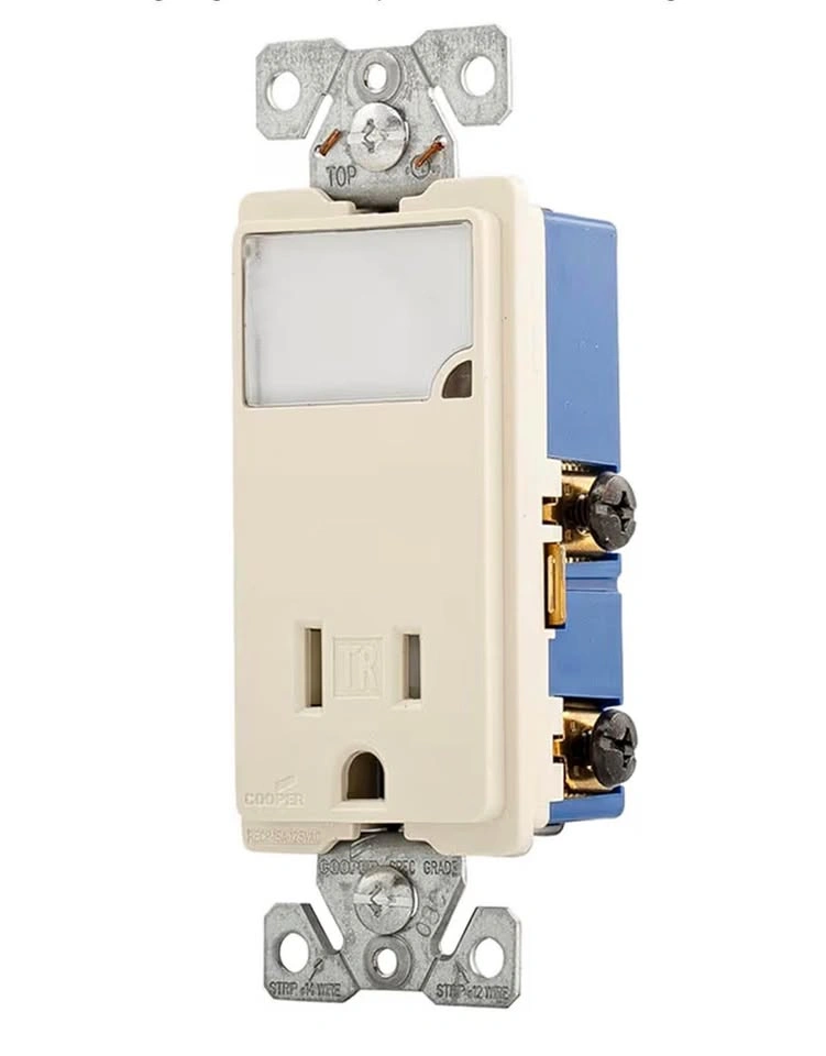 Eaton TR7735-LA, LED Nightlight, 15A Tamper Resistant Receptacle