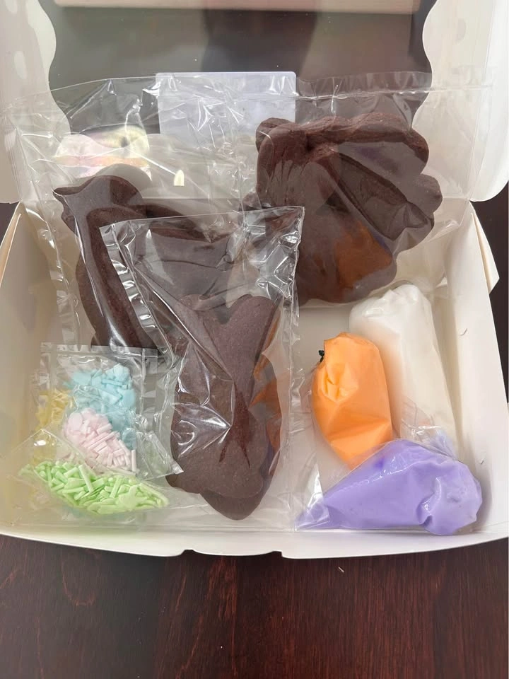 Decorate Your Own Cookie Kit - photo 3