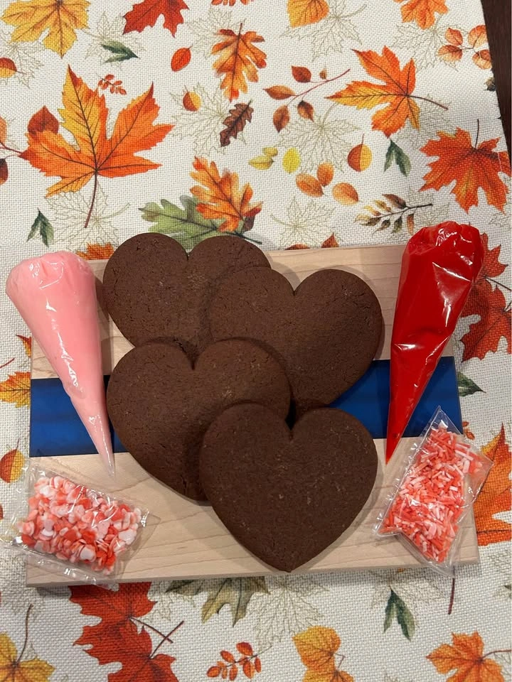 Decorate your own cookies! - photo 2