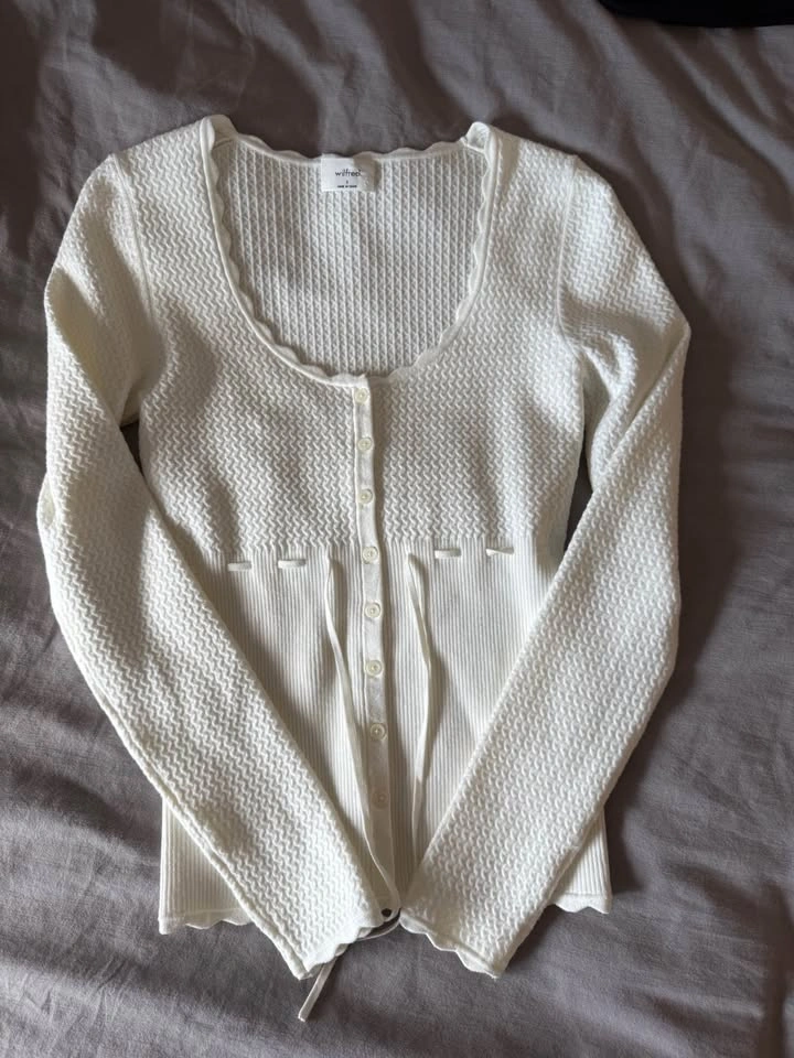 Bundle of Tops Size Small (Mostly Aritzia) - photo 2