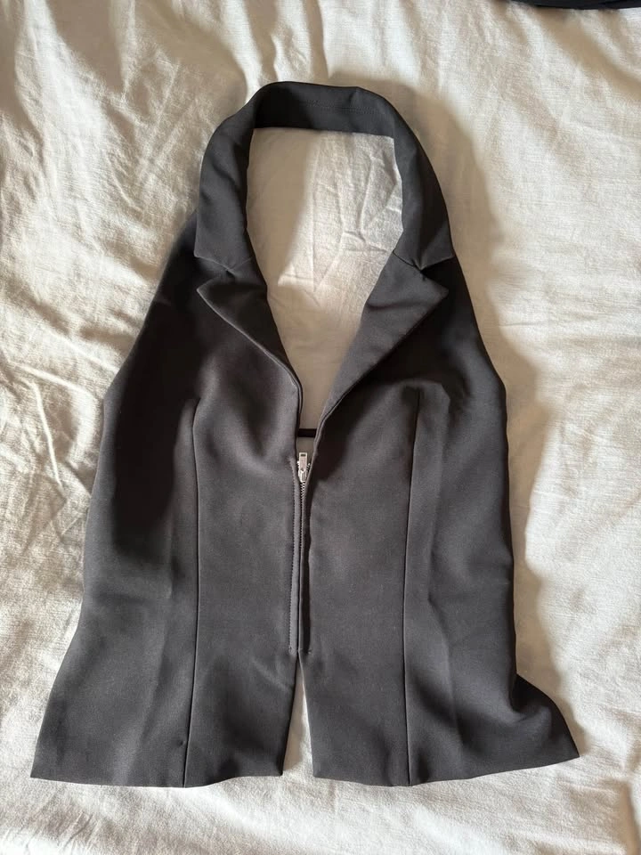 Bundle of Tops Size Small (Mostly Aritzia) - photo 3