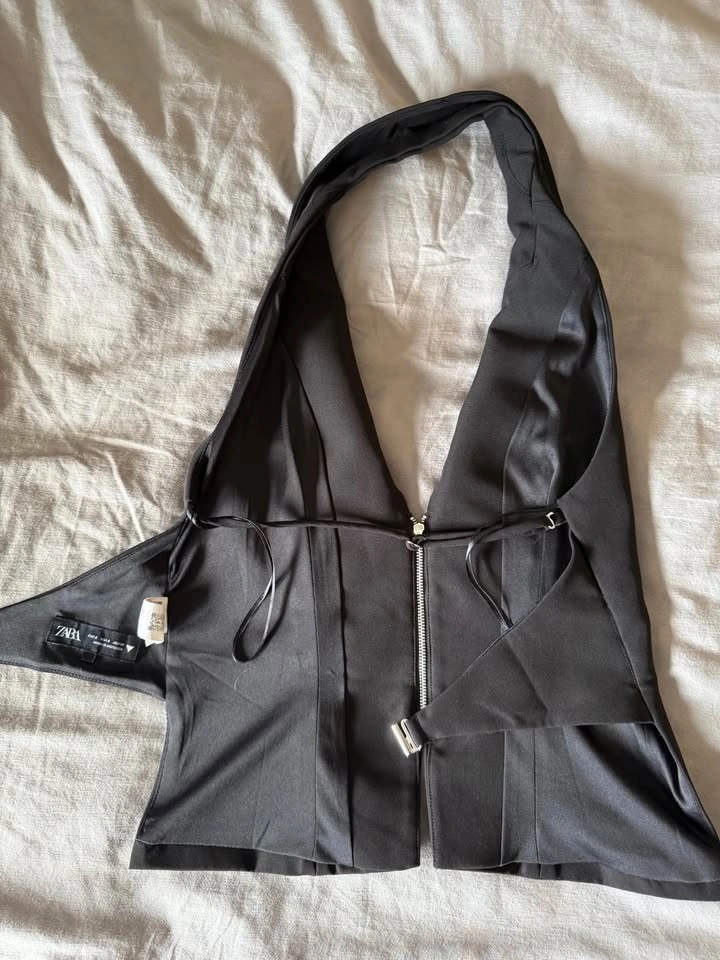 Bundle of Tops Size Small (Mostly Aritzia) - photo 4