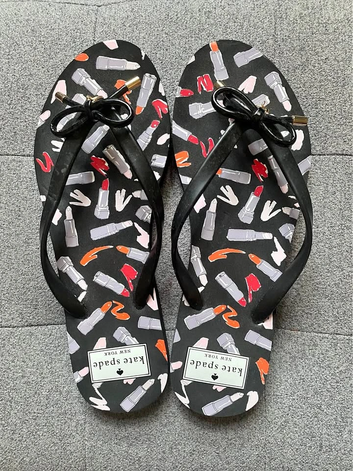 Brand New Size 7-8 Women’s Flip Flops
