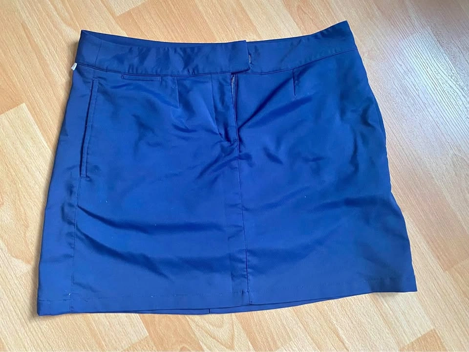 Women's Size 10 Puma Golf Skort