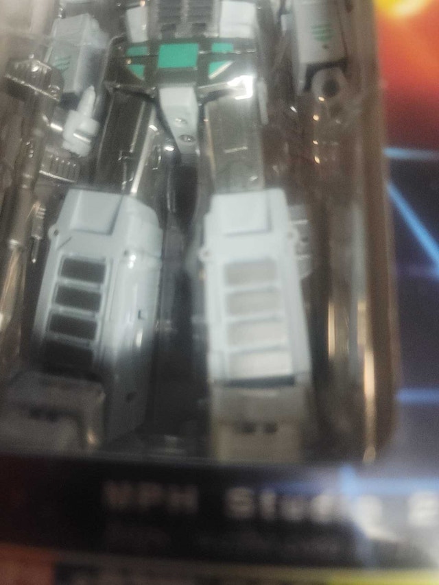 MPH Studio Commander White Prime Figure - photo 4